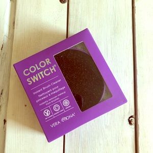 Color Switch Instant Make Up Brush Cleaner